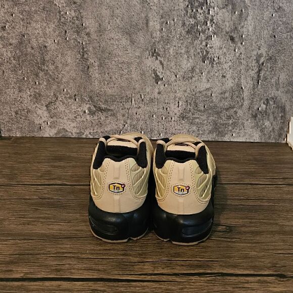 Nike Air Max Plus "Grade School"   - Picture 3 of 5